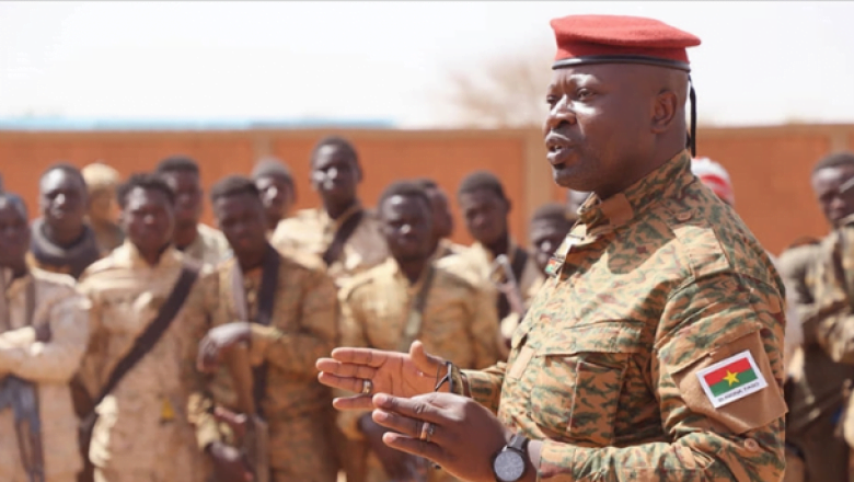 Burkina-Faso : Damiba appelle les soldats à faire couler leurs sueurs