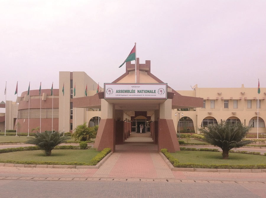 Burkina : le gouvernement autorisé à prendre des mesures par ordonnance