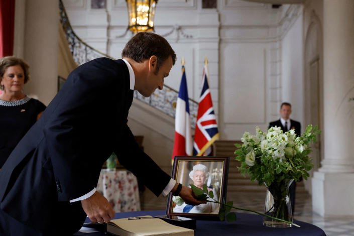 Funérailles de la reine Elizabeth II : Macron, dans l’impasse