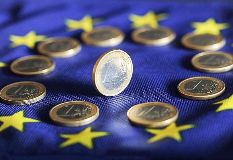 L’euro passe sous la barre historique de 0,99 dollar