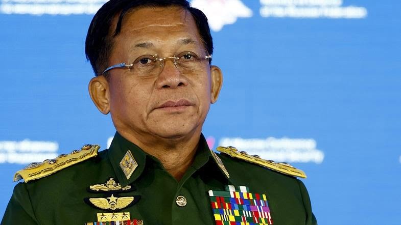 Birmanie : le général Min Aung Hlaing en visite en Russie