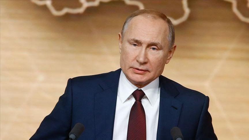 Des élus demandent la démission de Poutine