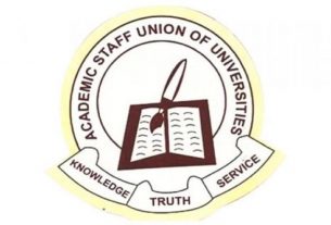 Les professeurs d'université nigérians mettent fin à 8 mois de grève