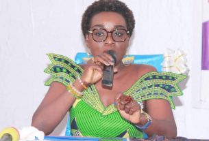 Bénin : Angela Kpeidja, en colère après l'interdiction aux étudiantes du port de certaines tenues