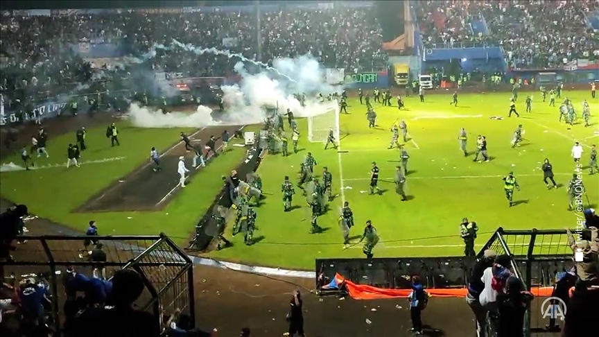 Football : 174 morts au cours d’une bousculade en Indonésie