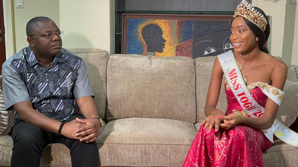 Miss Togo 2023 : Chimène Moladja reçue par le ministre de la culture