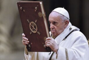 Le Pape François demande de dépenser moins pour Noël afin d'aider l'Ukraine