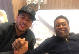 Neymar s’éclate à Paris lors des hommages à Pelé