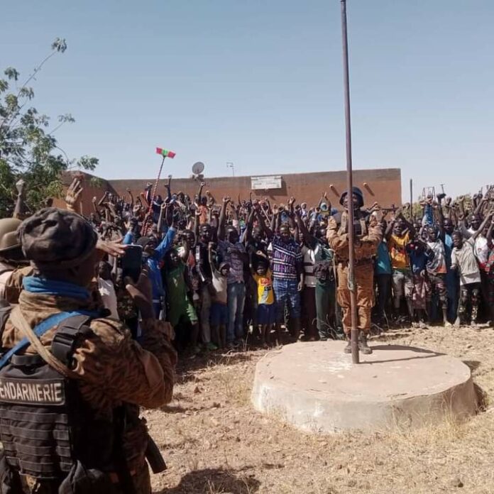 Burkina : l’armée reprend la commune de Falagountou