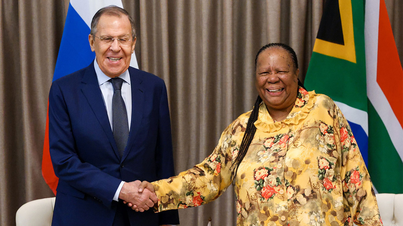 Sergueï Lavrov accueilli en Afrique du Sud