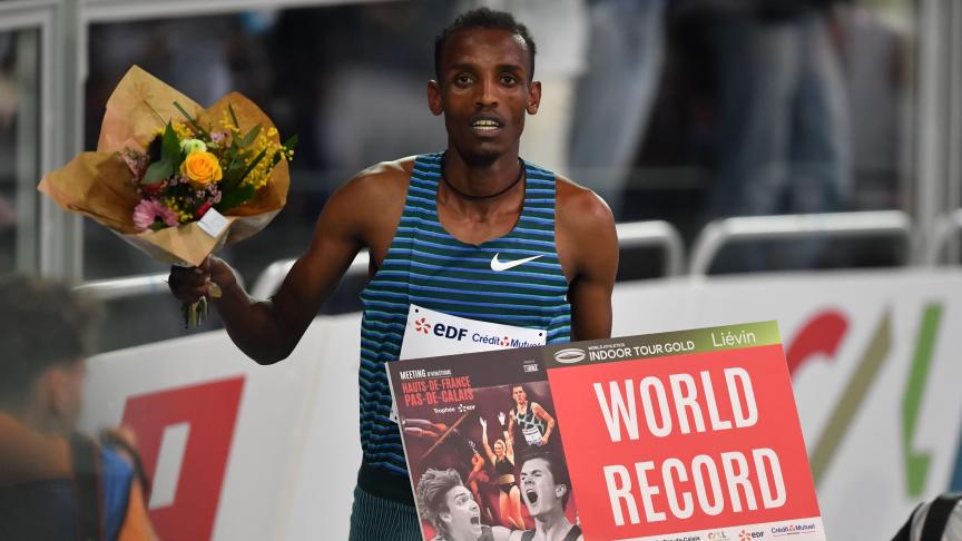 Éthiopie Lamecha Girma bat le record du monde du 3000 m