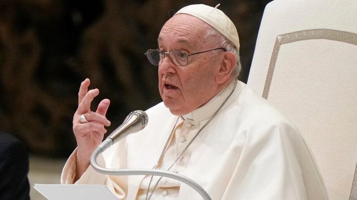 Selon le pape François, les prêtres pourraient être autorisés à se marier