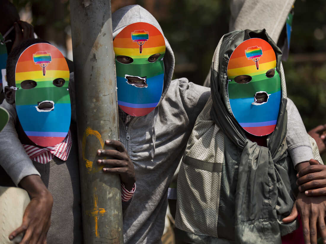 Ouganda : prison à vie pour les h0m0sexuels