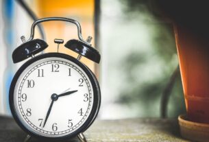 Les personnes toujours en retard vivent plus longtemps (étude)