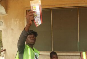 Nigeria : La commission électorale reporte les élections des gouverneurs
