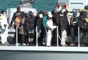 1700 migrants arrivent sur l'île italienne de Lampedusa