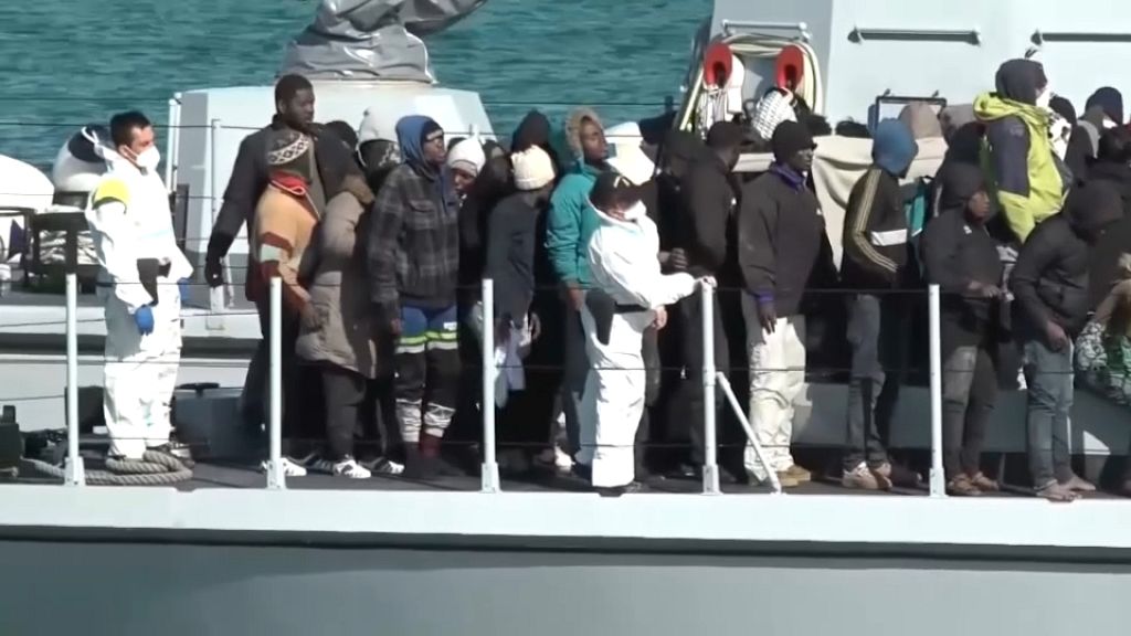 1700 migrants arrivent sur l'île italienne de Lampedusa