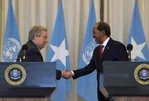 Le secrétaire général de l'ONU, Antonio Guterres, en Somalie