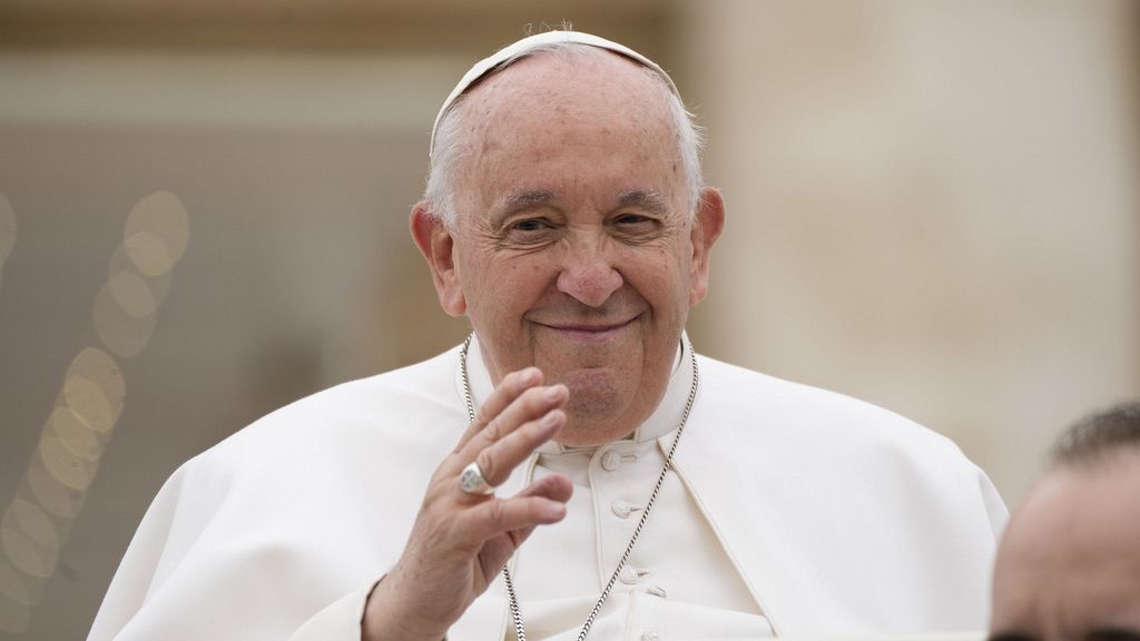 Le pape François "retire la soutane" à un prêtre, père d'un enfant