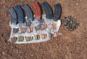 Burkina: Des armes, de la drogue et des moyens roulants récupérés sur une base terroriste