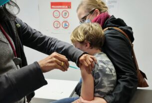 L'UE signe un accord avec Pfizer et d'autres pour réserver des vaccins en cas de pandémie