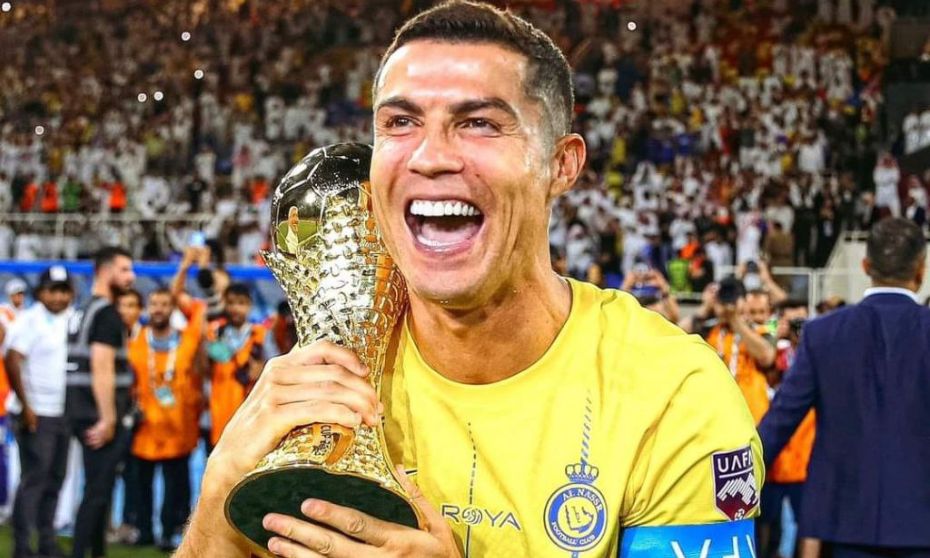 Al Nassr Cristiano Ronaldo S offre Son Premier Troph e AFRIKAHABARI Al Nassr Cristiano Ronaldo S offre Son Premier Troph e AFRIKAHABARI