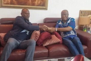 Gabon : le général Brice Oligui Nguema rend visite à Albert Ondo Ossa