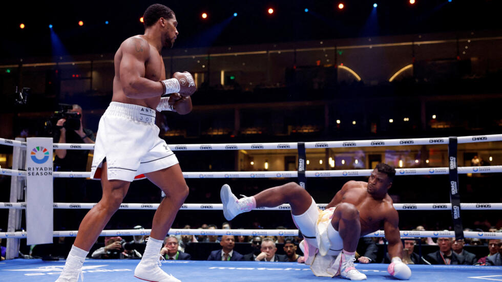 Riyad - Boxe Anthony Joshua met KO Francis Ngannou