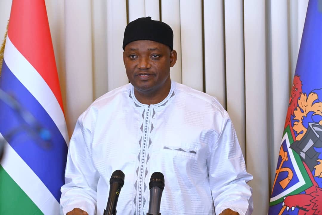 Adama Barrow : « Je serai au pouvoir jusqu’à la mort du chef de l’opposition Darboe »