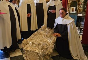 Le corps de Sainte Thérèse d'Avila parfaitement conservé 400 ans après sa mort (experts)