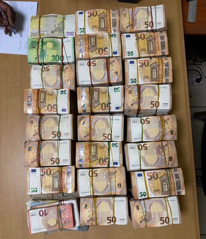 Mali : 1, 2 million d’euros saisis à l'aéroport international de Bamako