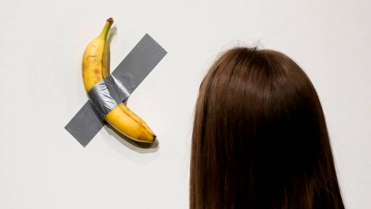 Art/ Une banane scotchée à un mur vendue à près de 4 milliards F CFA