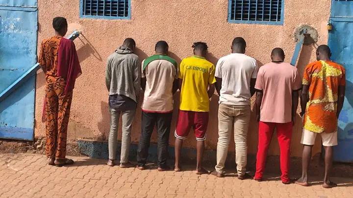 Burkina : 14 présumés escrocs QNET arrêtés, 160 victimes libérées
